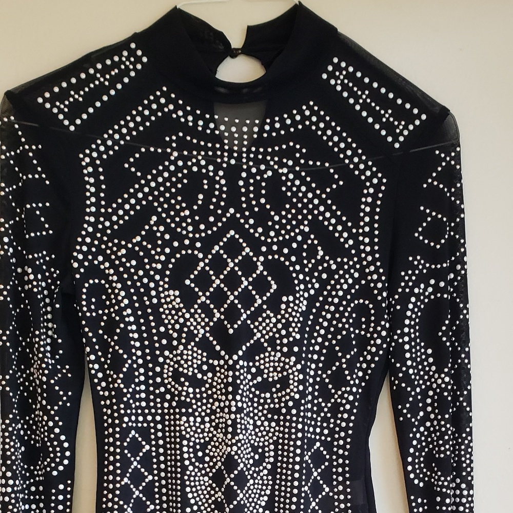 CHARLOTTE RUSSE. elegant long sleeve stone blouse